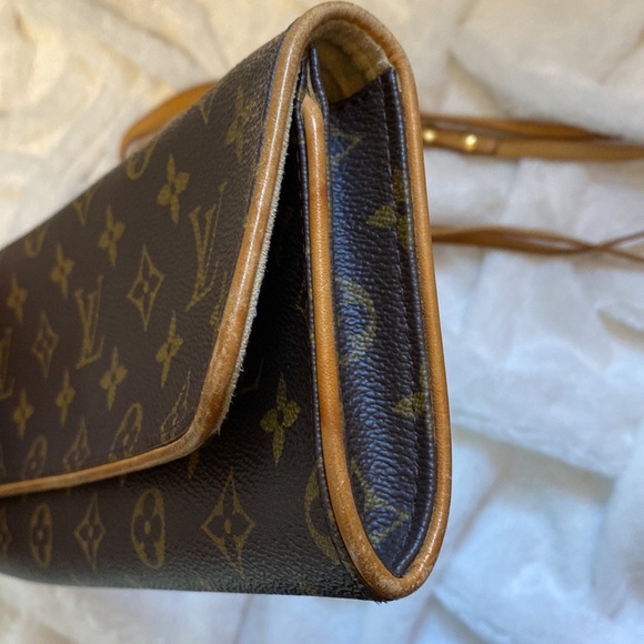 Louis Vuitton Pochette Twin GM With Dust Bag - Picture 13 of 17